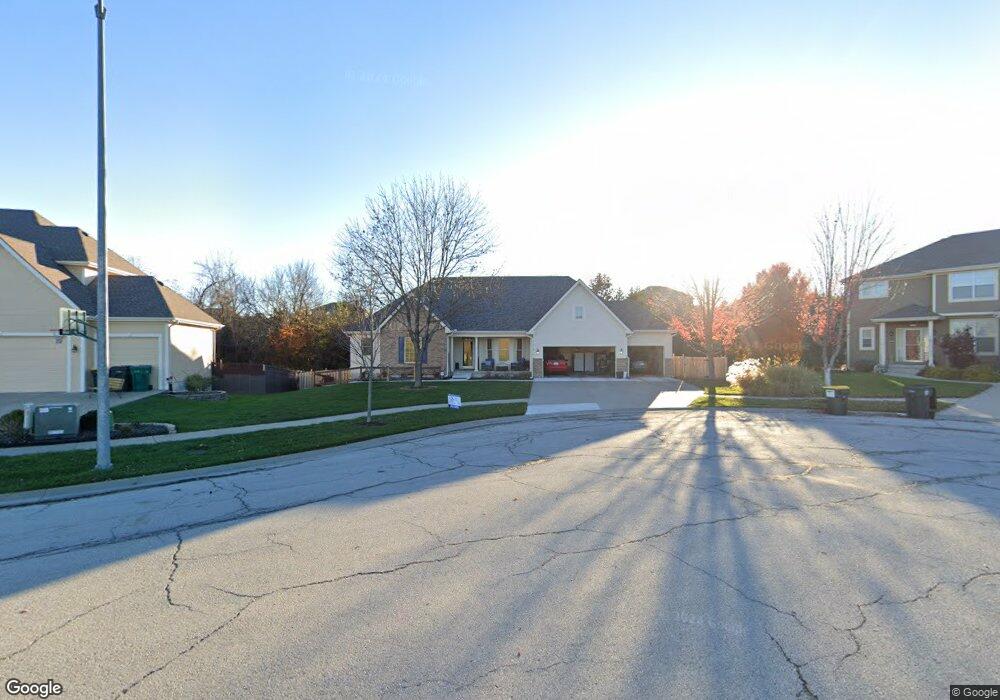 713 Willow St, Lansing, KS 66043 - photo 1