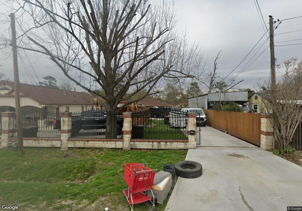 7918 Roswell St, Houston, TX 77022 - photo 1