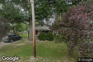 811 S Cockrum St, Sesser, IL 62884