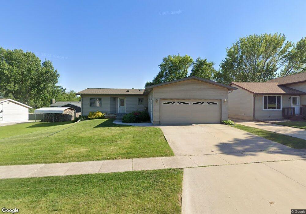 1618 Aspen Dr, Waterloo, IA 50701 - photo 1