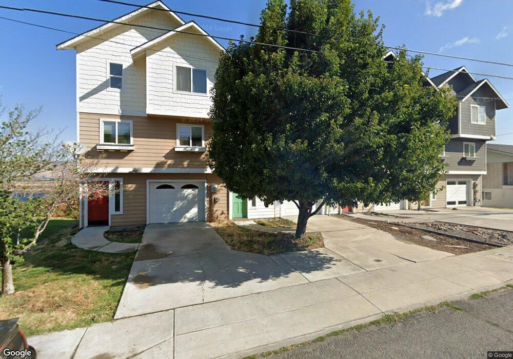 2303 E 10th St, the Dalles, OR 97058 - photo 1