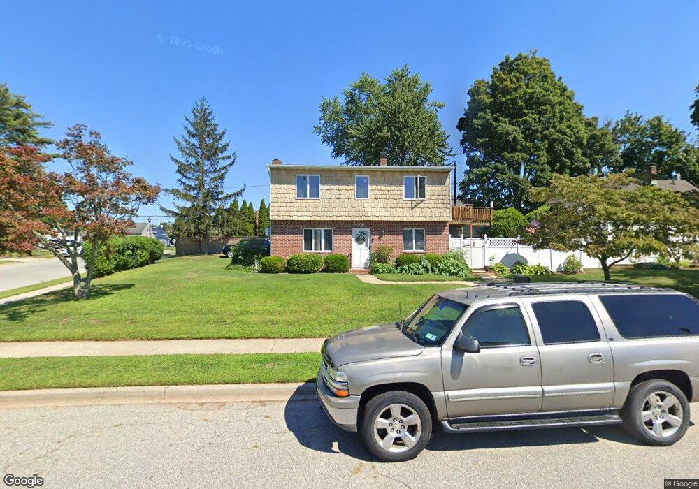 1 Flint Ln, Levittown, NY 11756 - photo 1