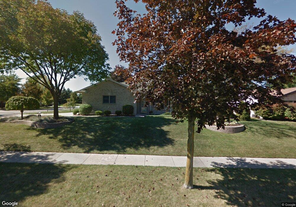 340 Harlan Dr, Frankenmuth, MI 48734 - photo 1