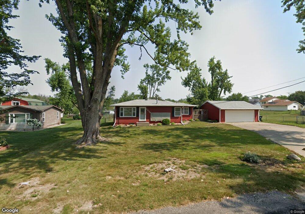 4230 Beecher Ct NW, Cedar Rapids, IA 52405 - photo 1