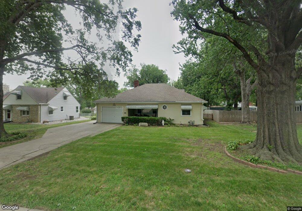 3508 SW Huntoon St, Topeka, KS 66604 - photo 1