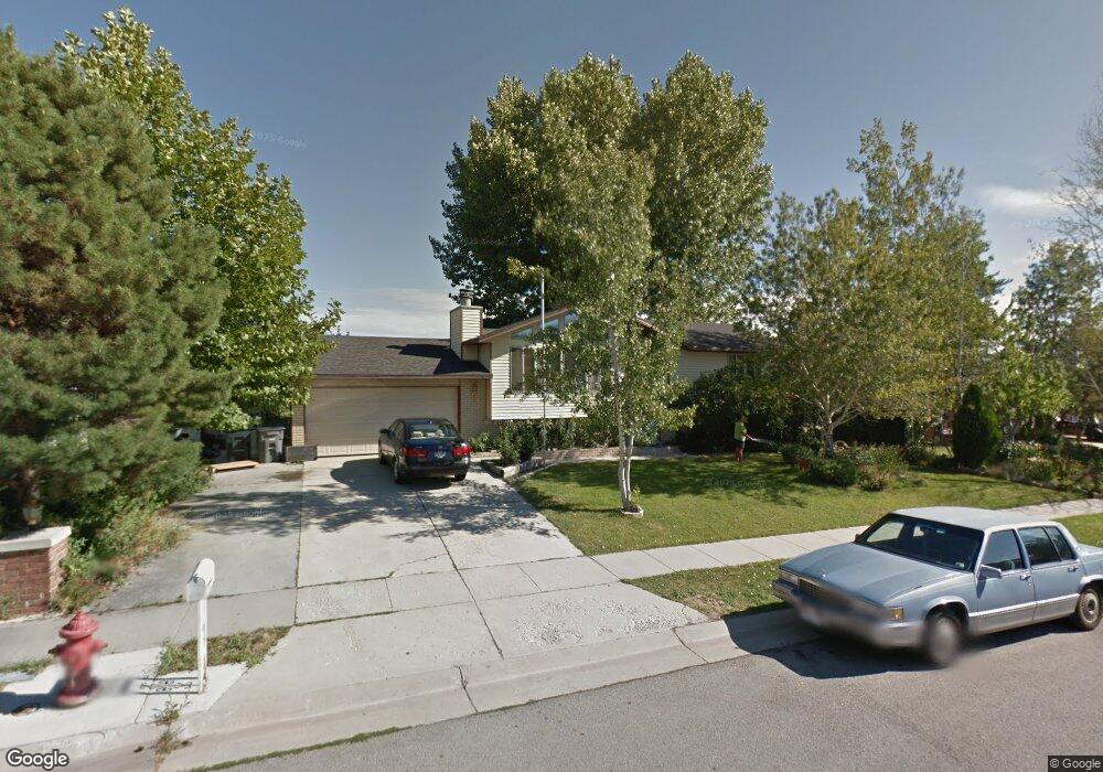 4264 Yorkshire Cir, South Jordan, UT 84095 - photo 1