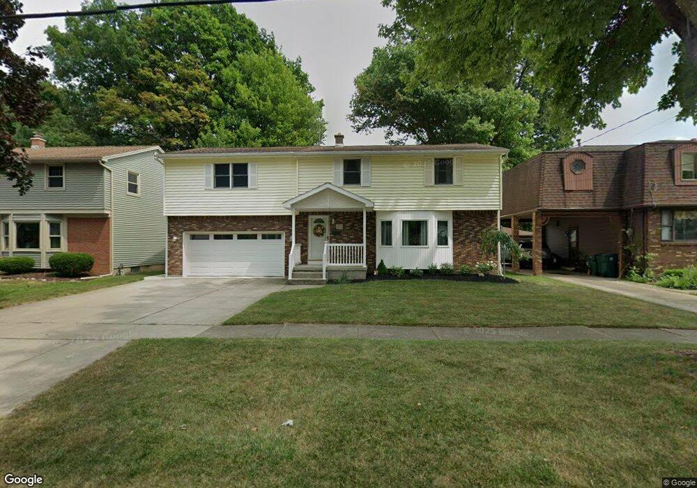 1261 Doebler Dr, North Tonawanda, NY 14120 - photo 1