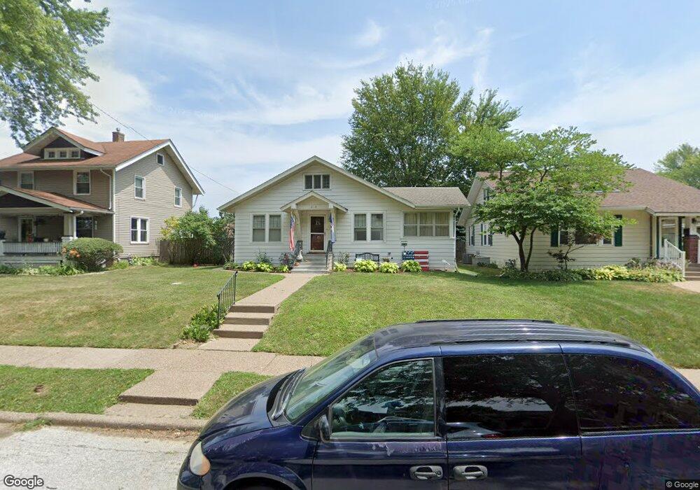 2113 Highland Ave, Davenport, IA 52803 - photo 1