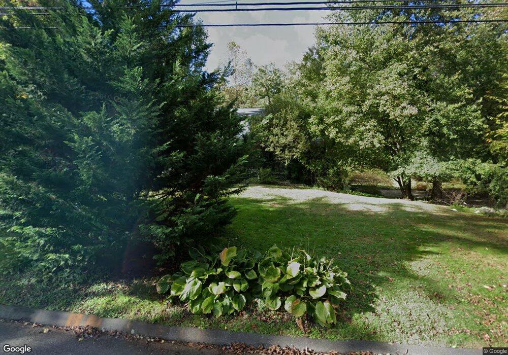 10 E Cross Rd, Stamford, CT 06907 - photo 1