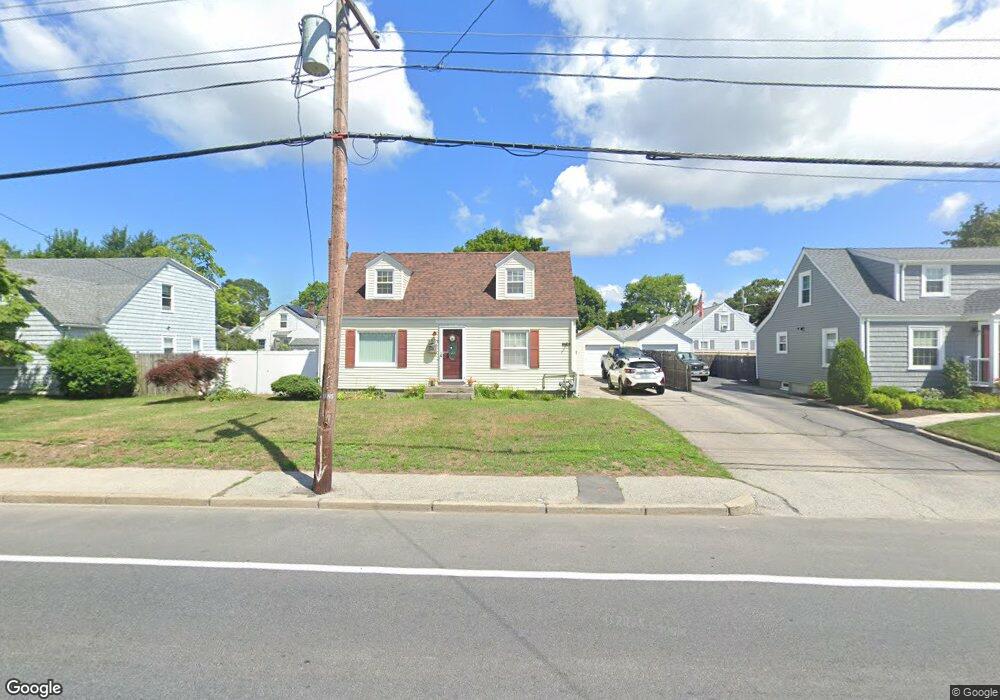 3131 W Shore Rd, Warwick, RI 02886 - photo 1