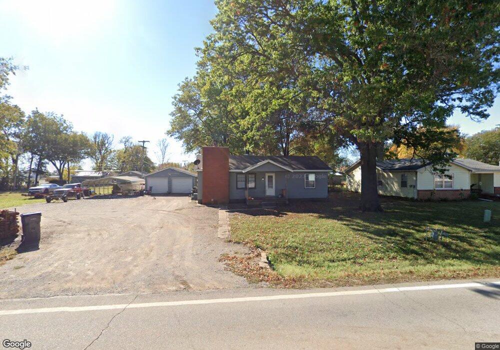 1010 E 4th St, Altamont, KS 67330 - photo 1