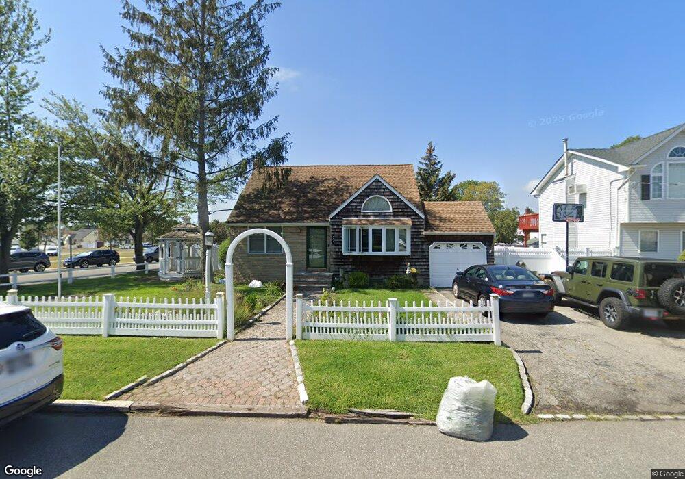 141 Beachview St, Copiague, NY 11726 - photo 1