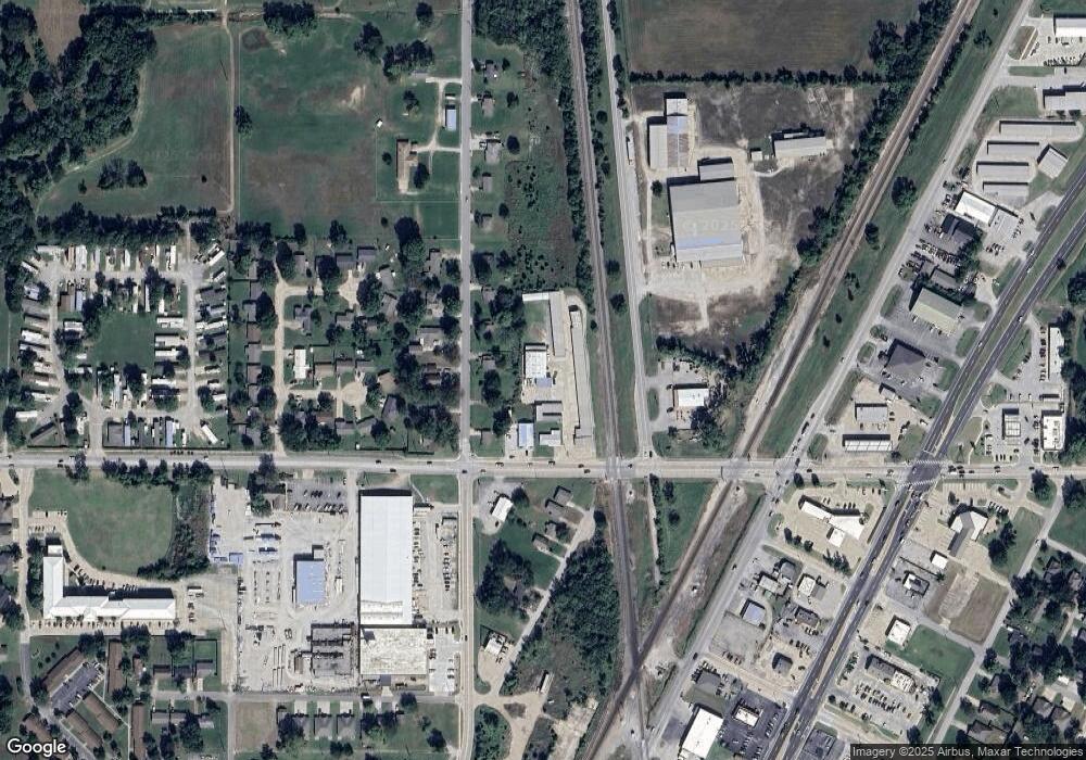 806 W Blue Starr Dr, Claremore, OK 74017 - photo 1