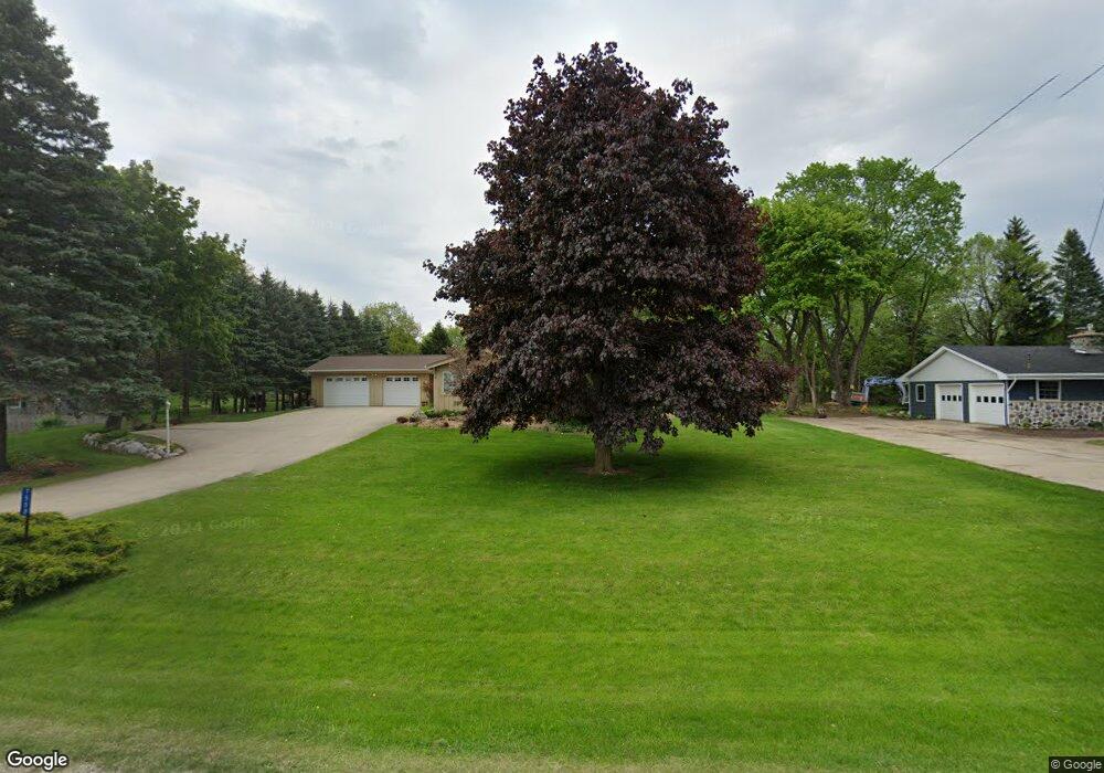 7558 Kettle View Dr, West Bend, WI 53090 - photo 1