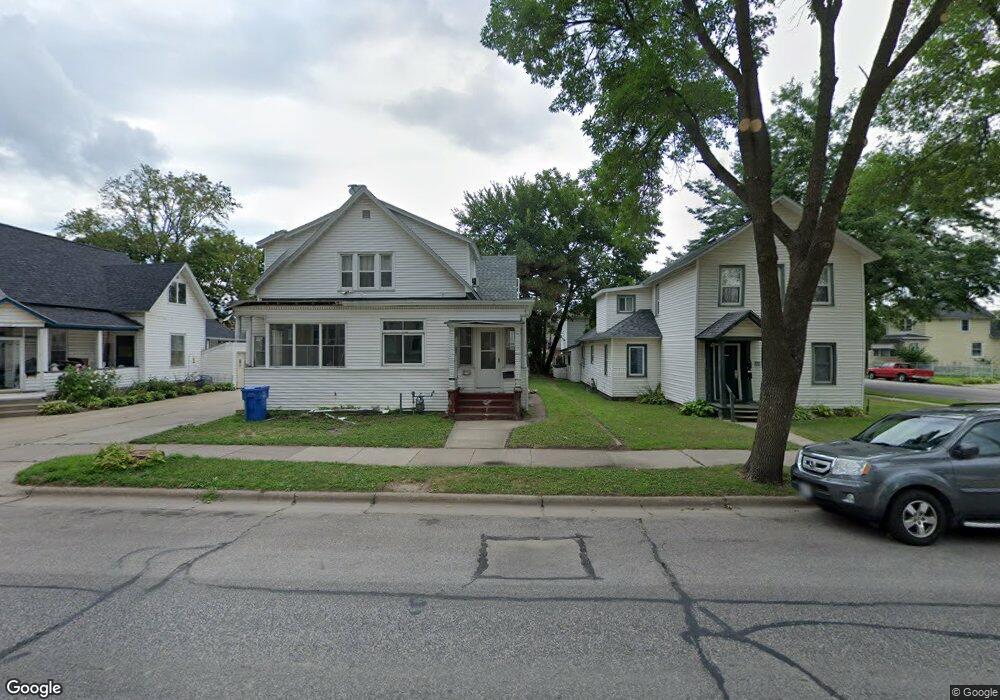 1114 W 6th St unit 4, Winona, MN 55987 - photo 1