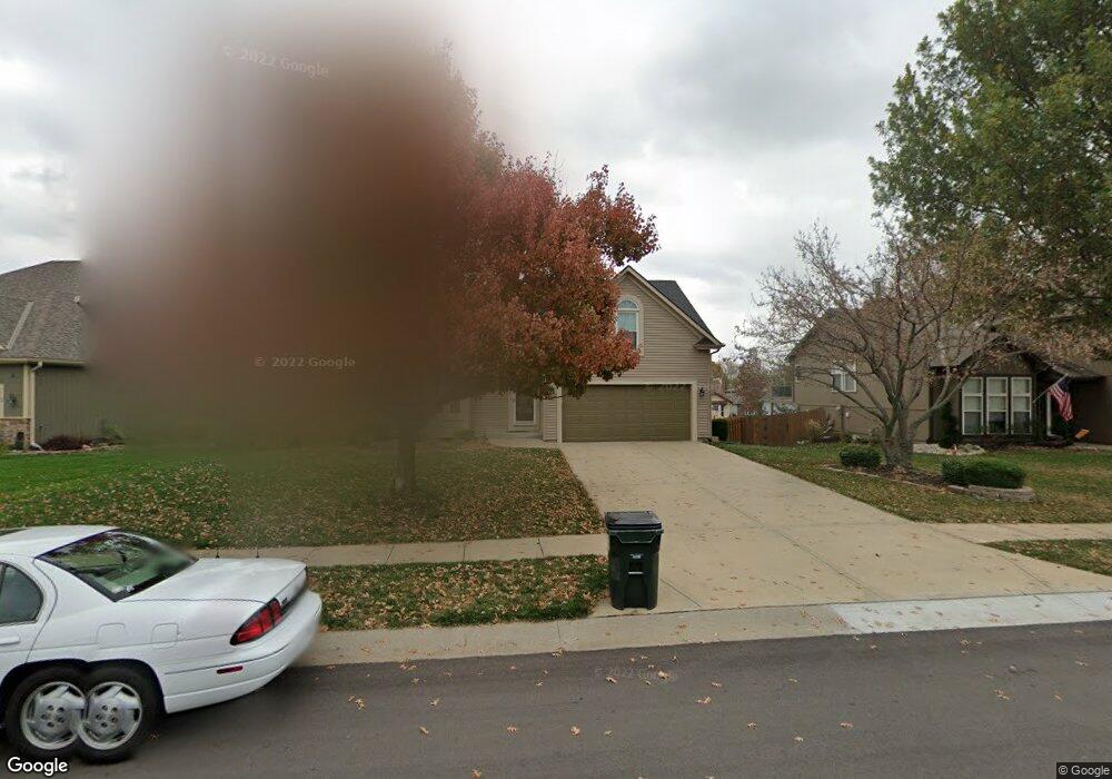 5757 Belmont Dr, Shawnee, KS 66226 - photo 1