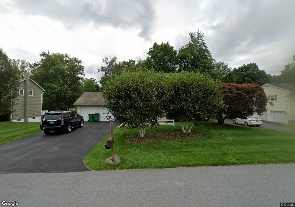 23 Split Tree Dr, Wappingers Falls, NY 12590 - photo 1