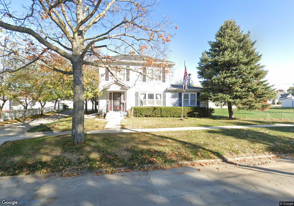 314 S 3rd Ave E, Newton, IA 50208 - photo 1