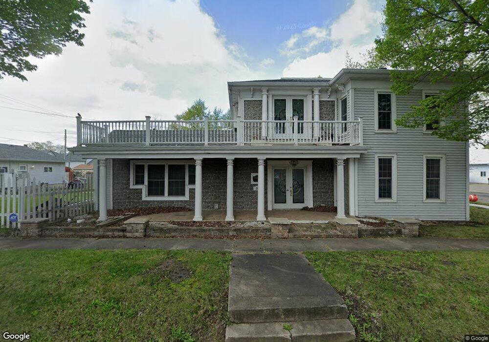 203 Decatur St, Lincoln, IL 62656 - photo 1