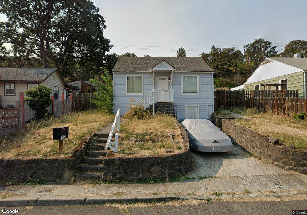 732 E 15th St, the Dalles, OR 97058 - photo 1