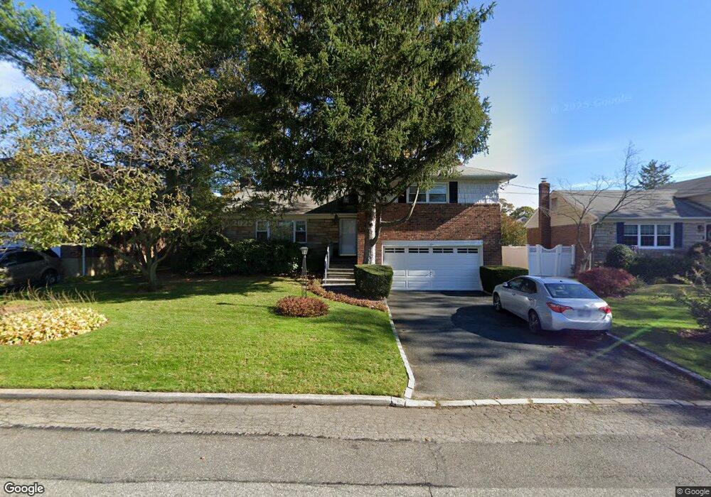 10 Kirkwood Dr, Glen Cove, NY 11542 - photo 1