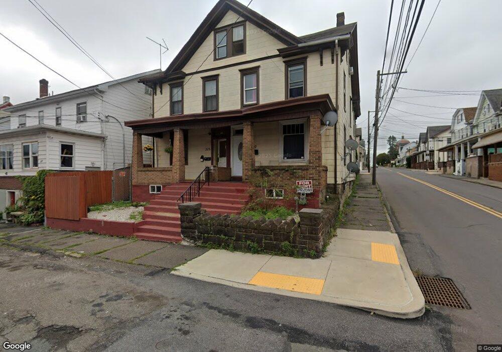 300 E Juniper St, Hazleton, PA 18201 - photo 1