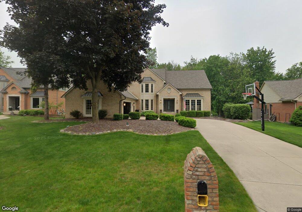 1335 Kingspath Dr, Rochester Hills, MI 48306 - photo 1