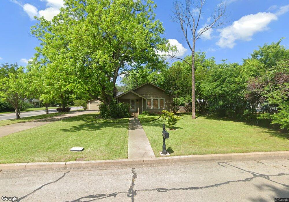 224 Bellevue Dr, Cleburne, TX 76033 - photo 1