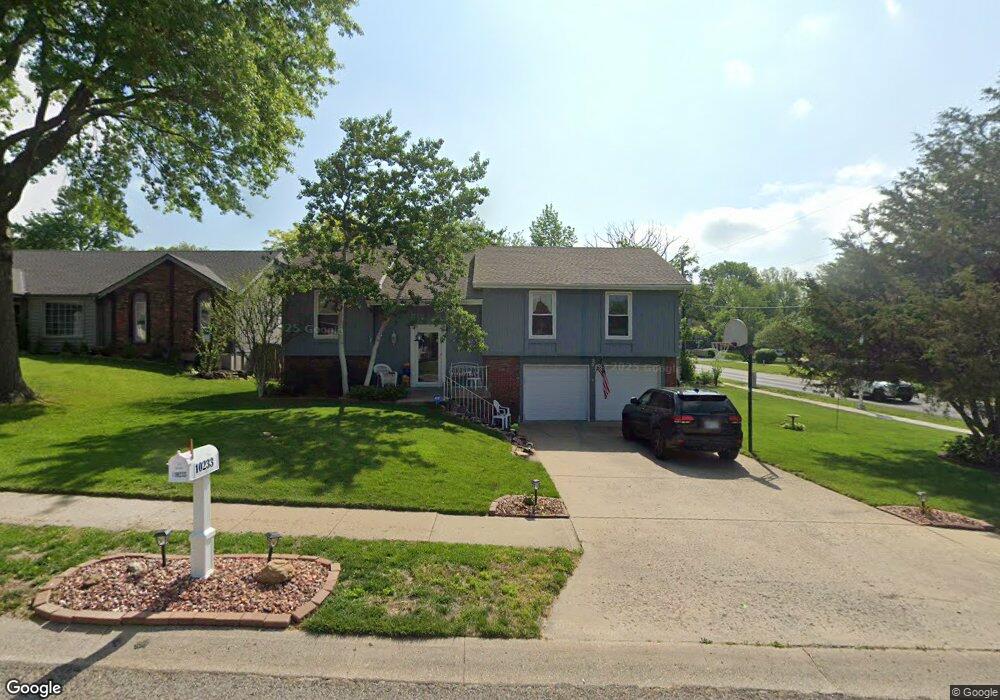 10233 Bradshaw St, Lenexa, KS 66215 - photo 1