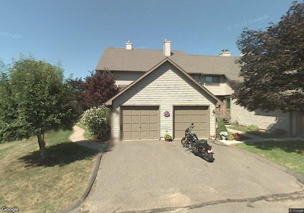 33 Fox Run Ct unit 33, Newington, CT 06111 - photo 1