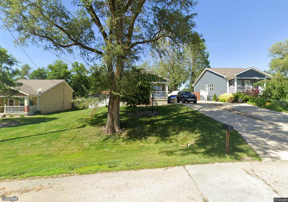 1560 E Emma Ave, Des Moines, IA 50320 - photo 1