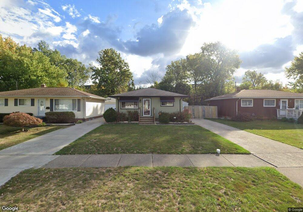 323 Erieview Blvd, Sheffield Lake, OH 44054 - photo 1