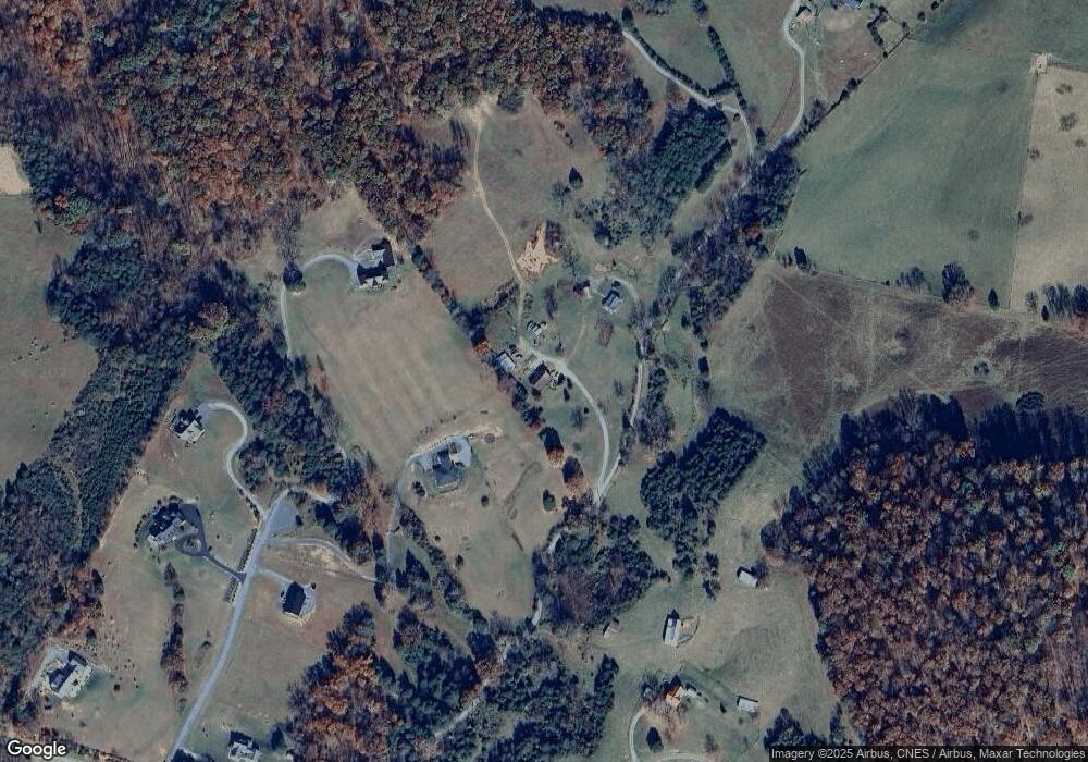 127 Love Field Ln, Buena Vista, VA 24416 - photo 1