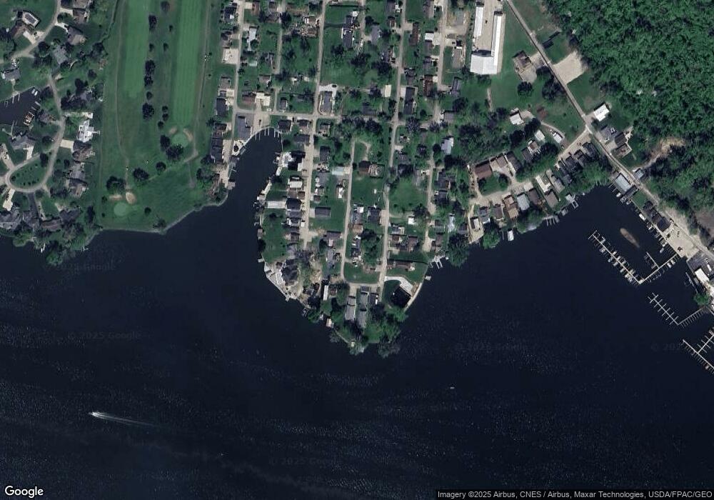 679 Lancaster Ave, Thornville, OH 43076 - photo 1