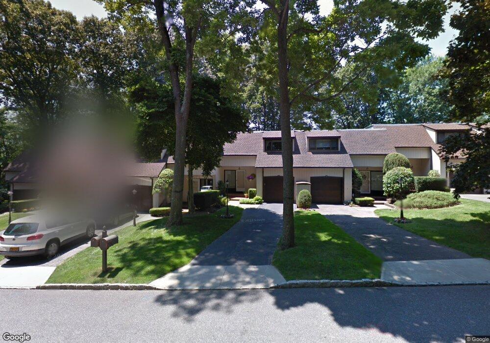 9 Cedar Ln N, Glen Head, NY 11545 - photo 1