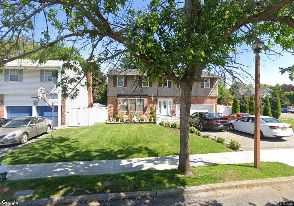 210 Meredith Ln, West Hempstead, NY 11552 - photo 1