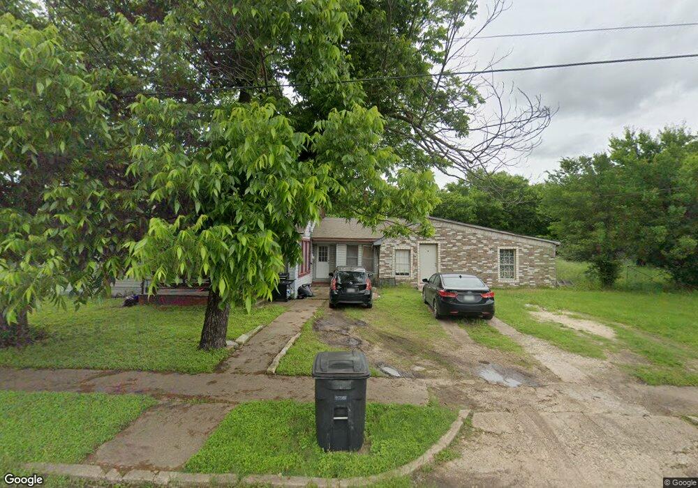 220 Huron St, Cleburne, TX 76031 - photo 1