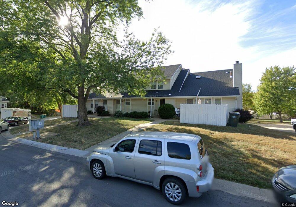 6438 Hallet St, Shawnee, KS 66216 - photo 1