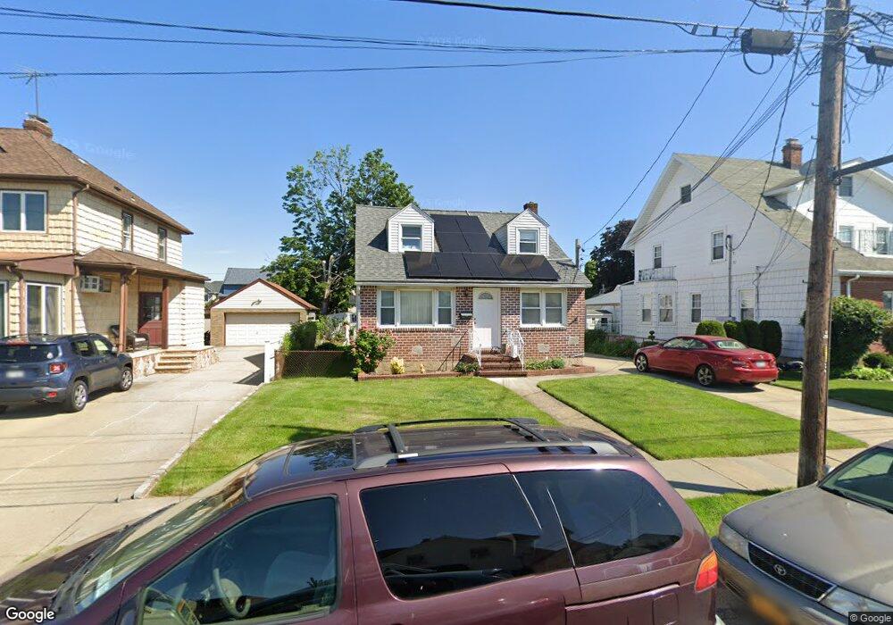 62 Dow Ave, Mineola, NY 11501 - photo 1