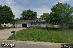 204 Walnut St, Moundridge, KS 67107