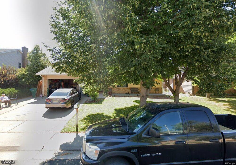 606 S Laredo Cir, Aurora, CO 80017 - photo 1