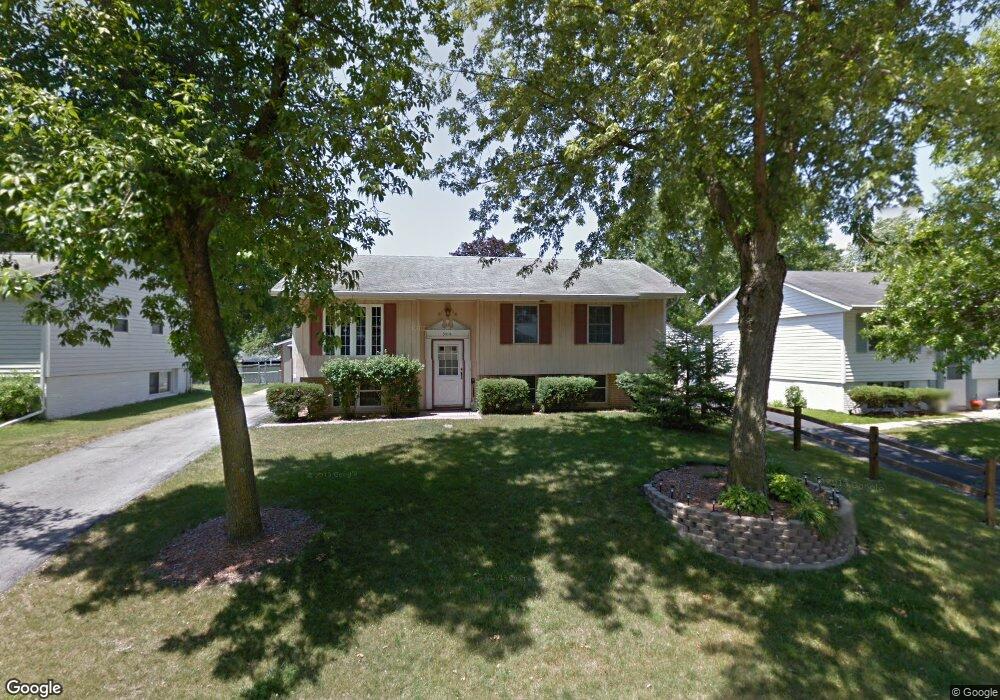 3414 Dunham Dr SW, Cedar Rapids, IA 52404 - photo 1