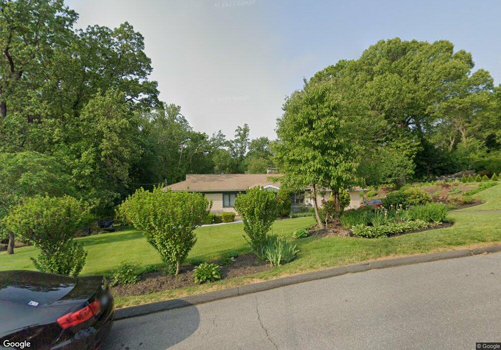 90 Oakridge Rd, Trumbull, CT 06611 - photo 1