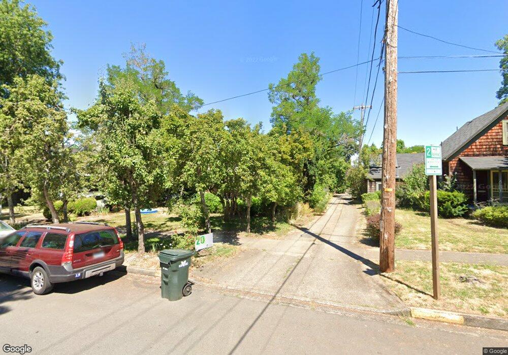 2074 Agate Alley, Eugene, OR 97403 - photo 1