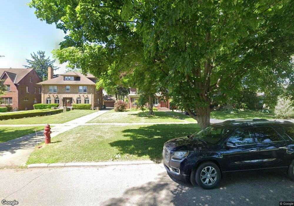 1421 Three Mile Dr, Grosse Pointe Park, MI 48230 - photo 1