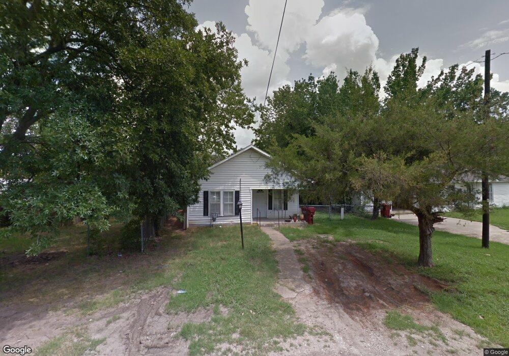 1808 Oriental St, Bonham, TX 75418 - photo 1