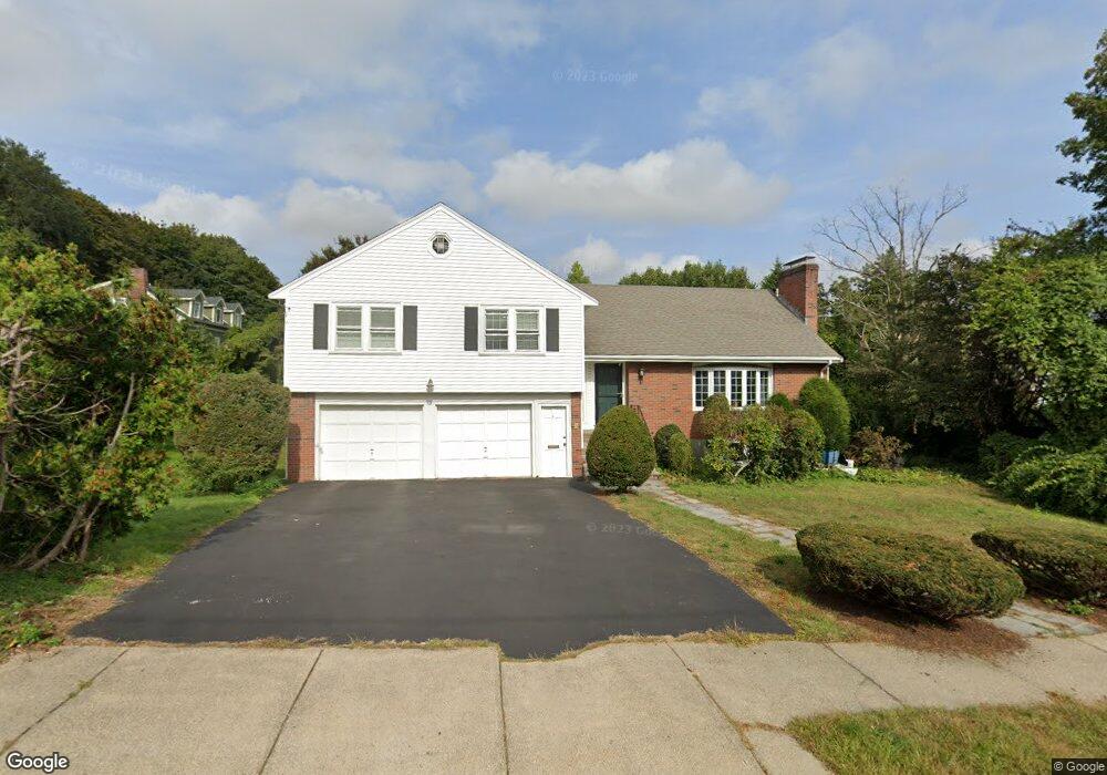 3 Oneida Rd, Winchester, MA 01890 - photo 1