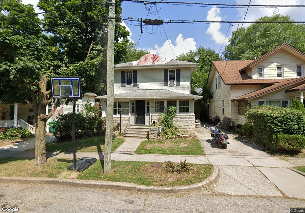 735 Maple St, Niles, MI 49120 - photo 1