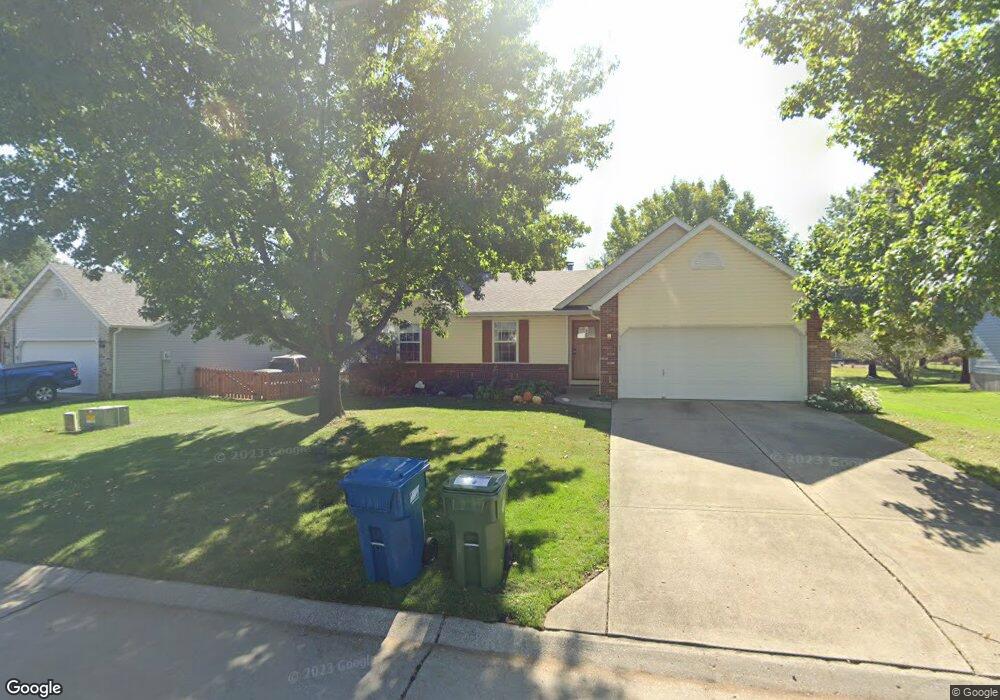 2313 Holiday Ln, Maryville, IL 62062 - photo 1