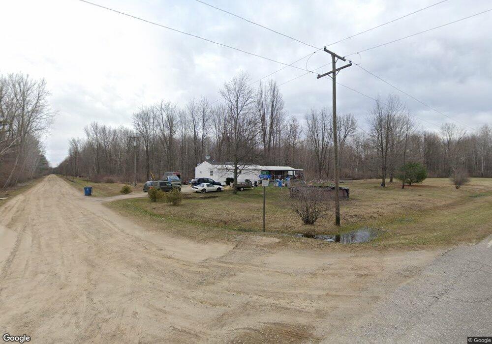 6989 Maplegrove Ln, Vassar, MI 48768 - photo 1